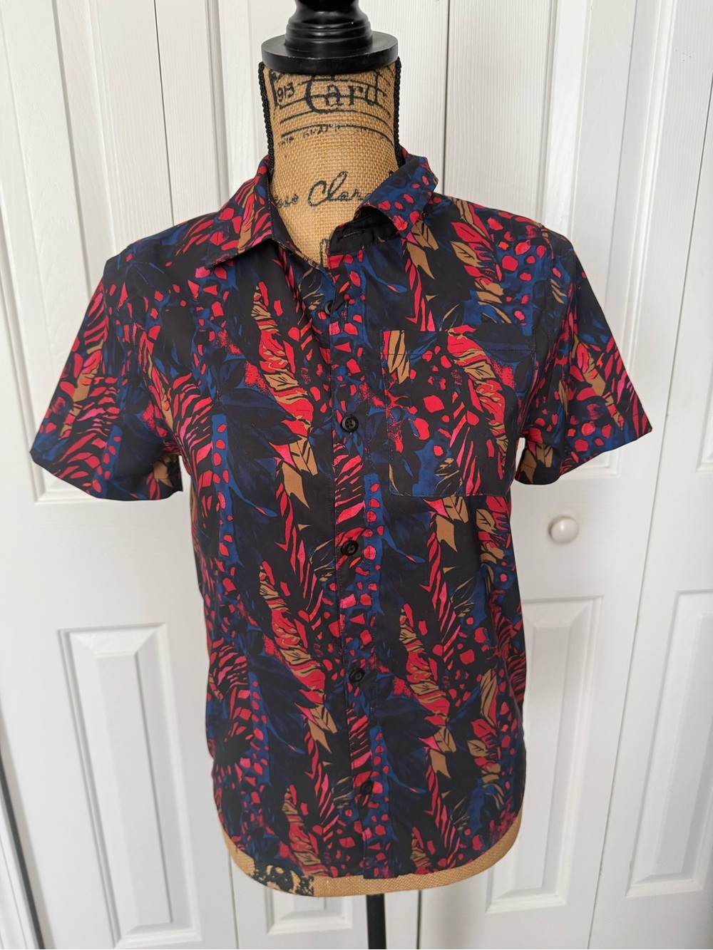 All in Motion Short-Sleeve Button-Down Shirt